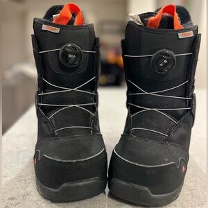 Burton  Snowboard Boots with BOA System youth size 6